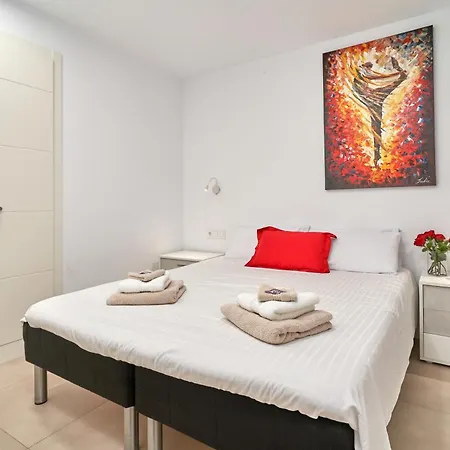 Luxurious Two Bed Апартаменты *