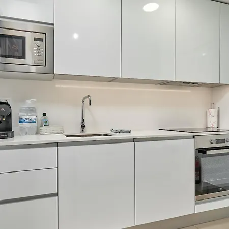 Luxurious Two Bed Апартаменты